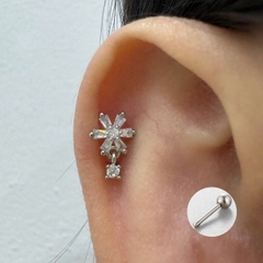 Khuyên tai hoa trắng 6 cánh / Hợp kim