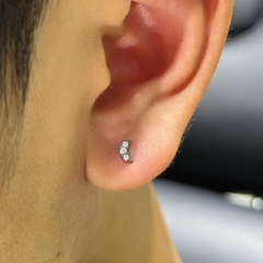 KHUYÊN TAI MẶT TRĂNG - CHẤT LIỆU TITANIUM