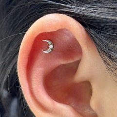 Khuyên tai Titan mặt trăng lấp lánh - 1.2*8mm