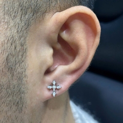 Khuyên tai Titan pha lê hình chữ thập 2 màu