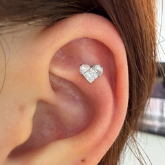 Khuyên tai Titan trái tim pha lê trắng - 1.2*8mm