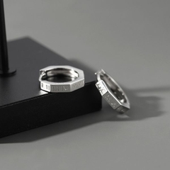 Khuyên tai tròn họa tiết Roman 12mm - Chất liệu bạc 925