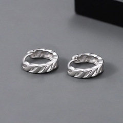 Khuyên tai tròn thiết kế xoắn rỗng bạc 925 - 10mm