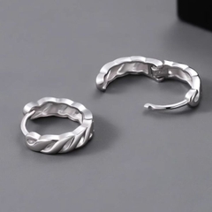Khuyên tai tròn thiết kế xoắn rỗng bạc 925 - 10mm