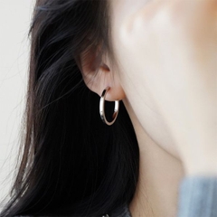 Khuyên tai tròn trơn - 18mm - Chất liệu hợp kim