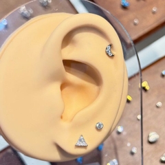 Titan / Đá tam giác unisex - 1.2*8mm