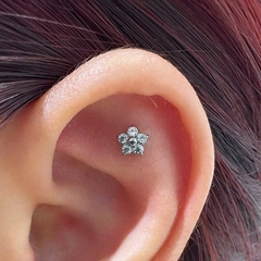 Khuyên Titan bông hoa 5 cánh lấp lánh - Có 2 màu