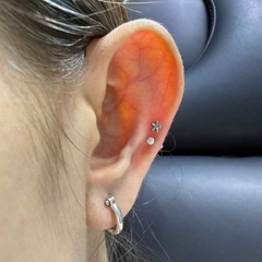 Khuyên titan hoa cúc dễ thương - 1.2*10mm