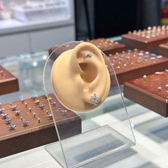 Khuyên tròn kiểu hoa 5 cánh 8mm / Hợp kim