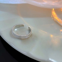 Hợp kim / nhẫn trắng sành điệu