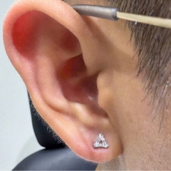 Titan / Triangle Earring - 1.2*8mm