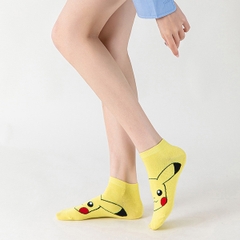 Vớ cổ ngắn dễ thương hình Pikachu - màu vàng dễ thương