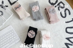 Quần tất bé gái