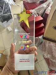 Cúp Pha Lê In Logo – Giải Pháp Quà Tặng Vinh Danh Cho Doanh Nghiệp