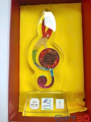 Cúp Pha Lê In Logo – Giải Pháp Quà Tặng Vinh Danh Cho Doanh Nghiệp