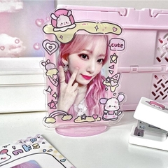 Tổng hợp mẫu standee, holder, frame đựng thẻ bo góc bắt trend