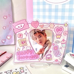 Tổng hợp mẫu standee, holder, frame đựng thẻ bo góc bắt trend