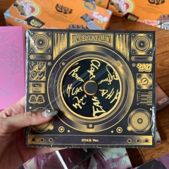 Album Yuqi YUQ1 (G)i-DLE chính hãng