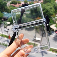 Hộp nhựa trong suốt, nắp cài, có dây đựng card, thẻ bo góc, phụ kiện