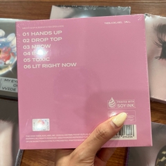 Meovv - 1st EP Album 'My Eyes Open Vvide'