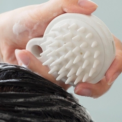 Lược gội đầu silicon MUJI – làm sạch sâu bụi bẩn trên da đầu, tẩy tế bào chết, massage thư giãn, kích thích mọc tóc