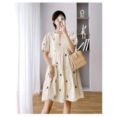 Váy búp bê hoa thêu nhỏ xinh, xếp ly, cổ thuyền, tay phồng, eo cao - VBB001