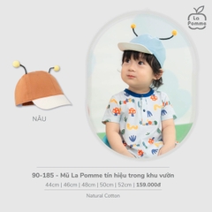 Mũ La Pomme tín hiệu trong khu vườn