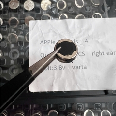 Pin Thay Tai Nghe Airpods 4 Chính Hãng Varta