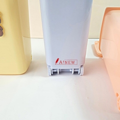 HỘP CẮM BÚT HÌNH THÙNG RÁC MINI DỄ THƯƠNG  / KÈM BÁNH XE DI CHUYỂN / GẮN CHARM / THÙNG RÁC MINI