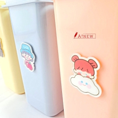 HỘP CẮM BÚT HÌNH THÙNG RÁC MINI DỄ THƯƠNG  / KÈM BÁNH XE DI CHUYỂN / GẮN CHARM / THÙNG RÁC MINI
