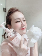 Sữa tắm hoa hồng Weilaiya 450ml