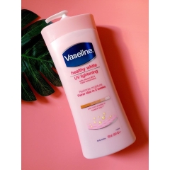 Sữa dưỡng thể Vaseline Healthy White UV Lightening Body Lotion 725ml