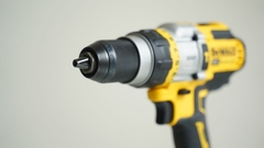 Máy Khoan Pin Dewalt DCD999X1 ( 1 Pin 9.0AH - 1 Sạc )