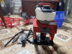 Máy Đầm Thước Chạy Bằng Xăng