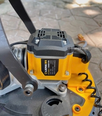 Máy Chà Tường Tay Dài Không Chổi Than LIEMA ( Chưa Có Máy Hút Bụi )