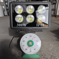 Đèn pha LED ngoài trời 300W - IP65 pha tròn (6*50w)