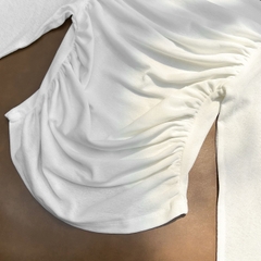 Áo thun ARLEY dài tay màu trắng, chất cotton, có nhún sườn