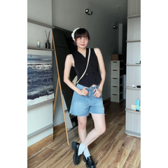 Quần short jean HILDA, chất jean cotton, màu xanh, độ dài vừa phải