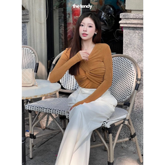 Áo thun Hana dài tay, chất cotton đan sợi đôi có đệm vai, cổ V