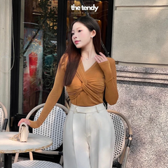 Áo thun Hana dài tay, chất cotton đan sợi đôi có đệm vai, cổ V