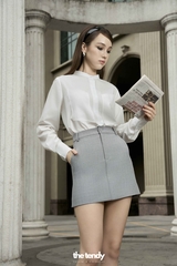 Áo sơ mi slimfit Kamila cổ tàu, màu trắng, chất thô lụa, chống nhăn