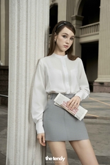 Áo sơ mi slimfit Kamila cổ tàu, màu trắng, chất thô lụa, chống nhăn
