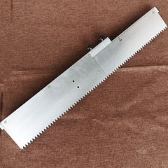 Bay răng cưa loại trượt gọn, không bánh xe. Rộng tối đa 80cm - Thước gạt vữa nền