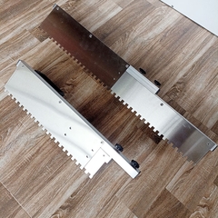 Bay răng cưa loại trượt gọn, không bánh xe. Rộng tối đa 80cm - Thước gạt vữa nền