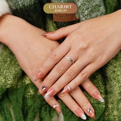 Nhẫn Bạc NCJ15 Xoắn Nhẹ Đính Đá Chariot Jewelry