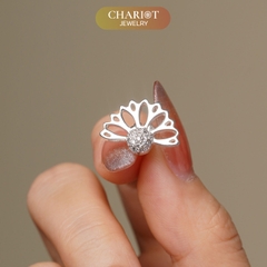Khuyên tai bạc ECJ18  hình quạt đính đá cá tính ChariotJewelry