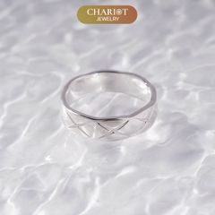 Nhẫn Bạc NCJ26 Khắc Hoạ Tiết Quả Trám Chariot Jewelry