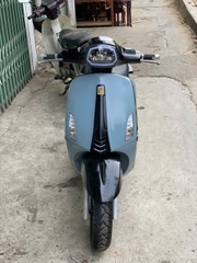 Xe điện Vespa đèn vuông
