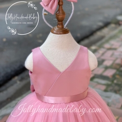 cap-sleeve-cross-front-with-cut-out-v-detail-in-dusty-pink-pleated-tulle-maxi-dr