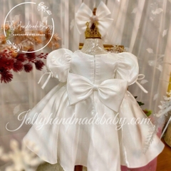 short-sleeve-with-beaded-round-neck-dress-in-white-satin-midi-dress-for-baby-gir